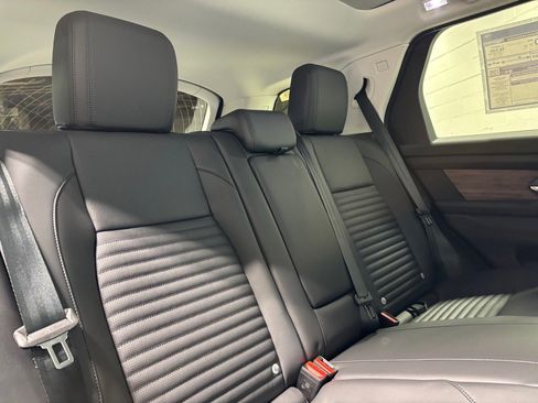 New 2025 Land Rover Discovery Sport S image 35