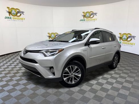 Used 2016 Toyota RAV4 XLE AWD/4WD image 4