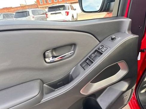 Certified 2024 Nissan Frontier SL w/ Technology Package image 22