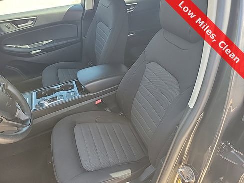 Used 2020 Ford Edge SE image 17