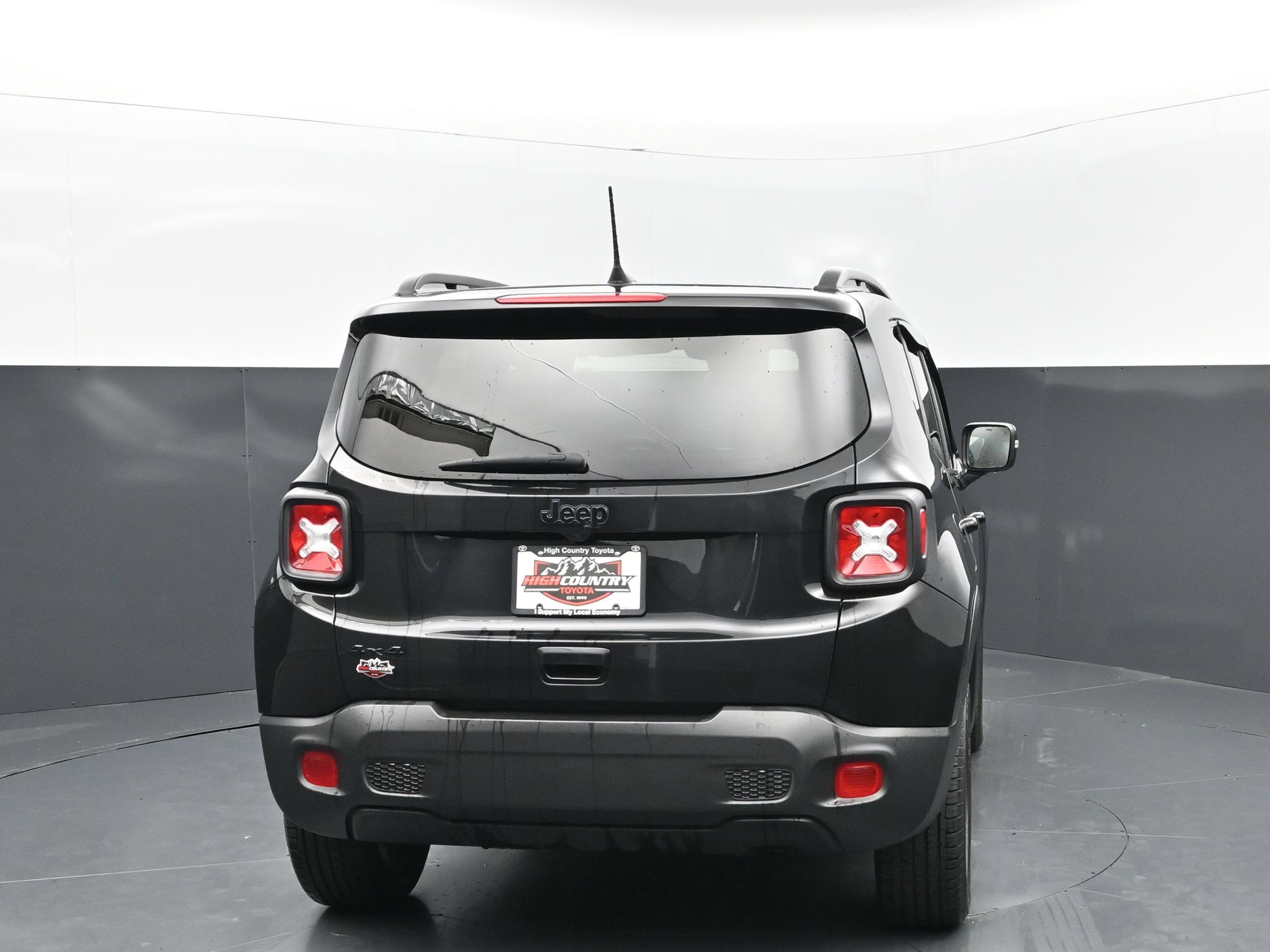 Used 2023 Jeep Renegade Altitude AWD/4WD image 5