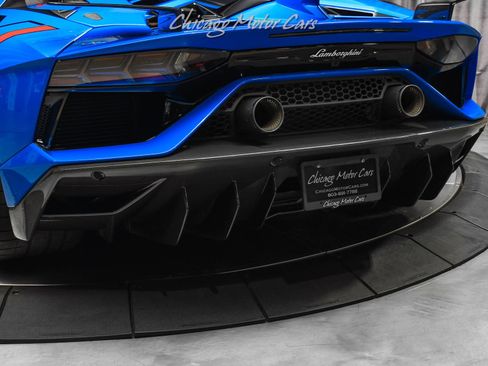 Used 2021 Lamborghini Aventador SVJ AWD/4WD image 44