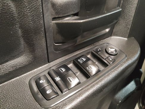 Used 2018 RAM 1500 Express image 27