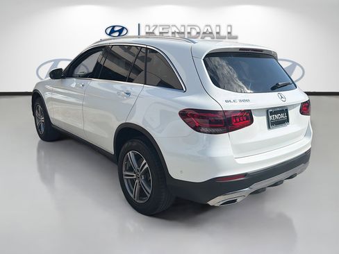 Used 2022 Mercedes-Benz GLC 300 w/ Premium Package Lite image 4