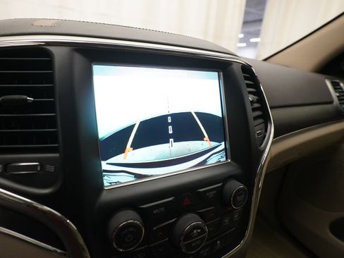 Used 2018 Jeep Grand Cherokee Overland AWD/4WD image 20