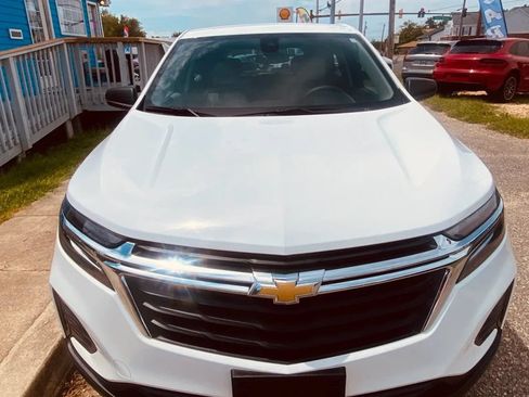 Used 2023 Chevrolet Equinox LS w/ Driver Confidence II Package FWD image 3