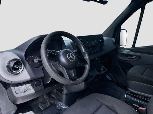 Used 2019 Mercedes-Benz Sprinter 144 image 23