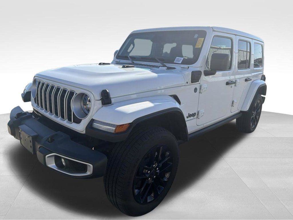 Used 2025 Jeep Wrangler Unlimited Sahara w/ Safety Group AWD/4WD image 4