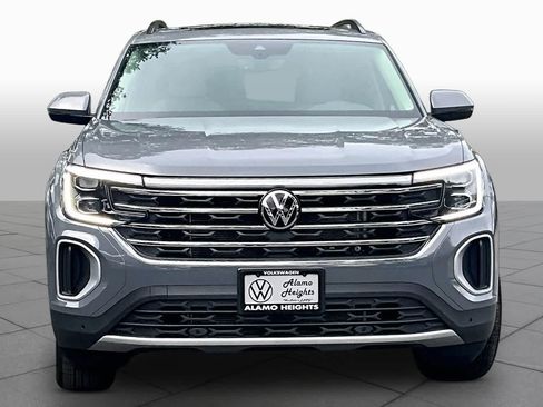 New 2026 Volkswagen Atlas SE FWD image 3
