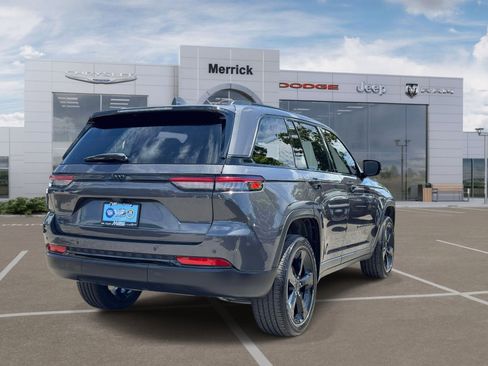 Certified 2025 Jeep Grand Cherokee Altitude AWD/4WD image 6