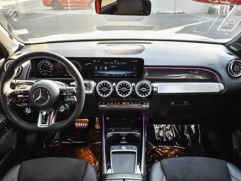 Used 2025 Mercedes-Benz GLB 35 AMG 4MATIC image 12
