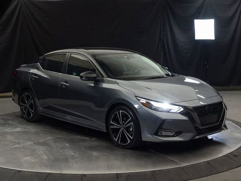Used 2022 Nissan Sentra SR w/ Trunk Package FWD image 2