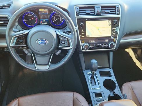 Used 2018 Subaru Outback 3.6R Touring w/ Popular Package #3 image 11