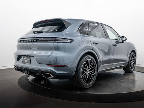 Certified 2026 Porsche Cayenne AWD/4WD image 7