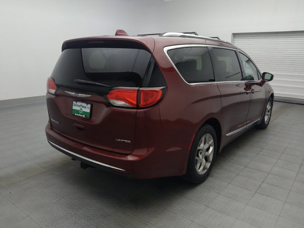 Used 2018 Chrysler Pacifica Limited FWD image 9