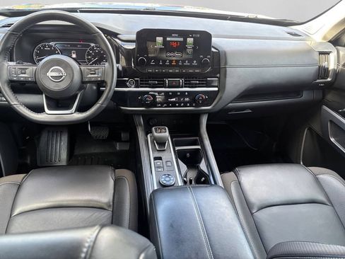 Used 2024 Nissan Pathfinder SL w/ SL Premium Package AWD/4WD image 11