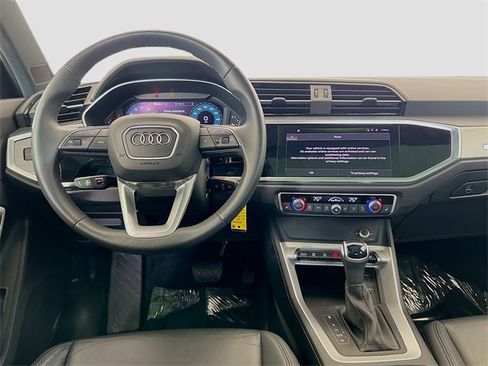 Used 2025 Audi Q3 2.0T Premium image 22