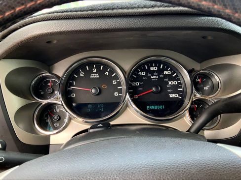 Used 2007 Chevrolet Silverado 1500 LT w/ 1LT Convenience Package AWD/4WD image 24