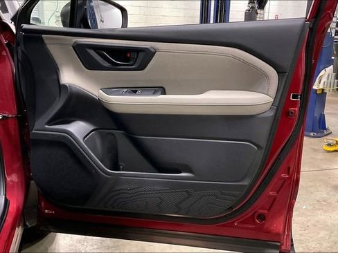 Used 2025 Subaru Forester Premium image 24