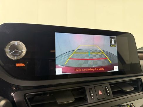 Certified 2025 Lexus ES 300h w/ Premium Package image 20