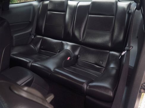 Used 2005 Ford Mustang Premium RWD image 12