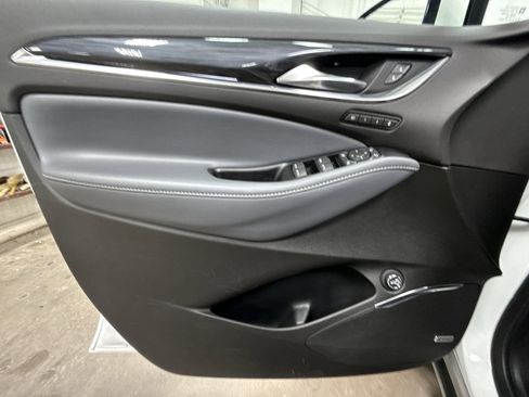 Used 2024 Buick Enclave Premium image 21