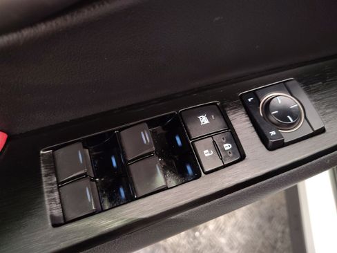 Used 2019 Lexus UX 200 image 13