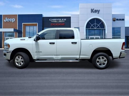 Used 2024 RAM 2500 Big Horn AWD/4WD image 2