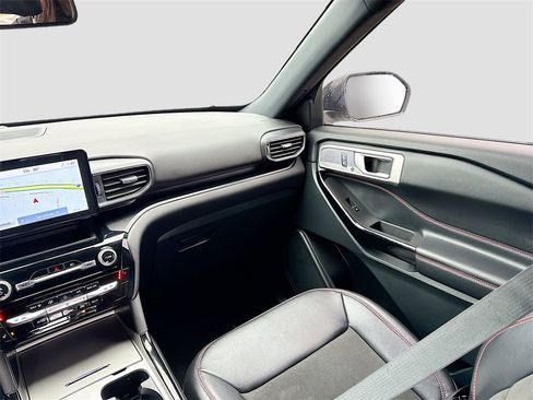 Used 2023 Ford Explorer ST-Line w/ Class IV Trailer Tow Package image 25