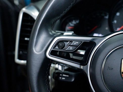 Used 2016 Porsche Cayenne image 40