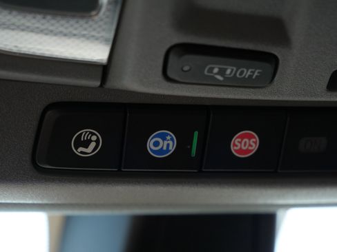 Used 2021 Chevrolet Silverado 1500 LT AWD/4WD image 44