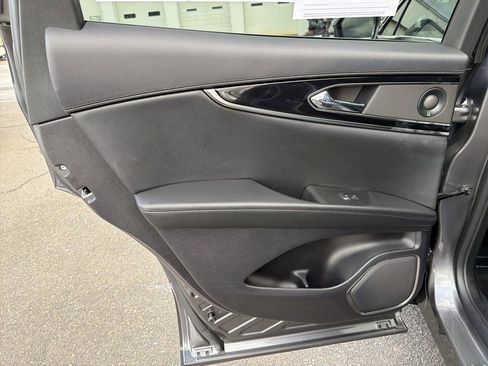 Certified 2021 Lincoln Nautilus Reserve w/ Cargo Utility Package image 12