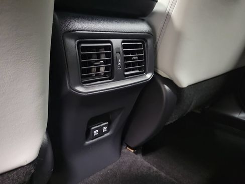 Used 2021 Toyota RAV4 XLE Premium AWD/4WD image 31