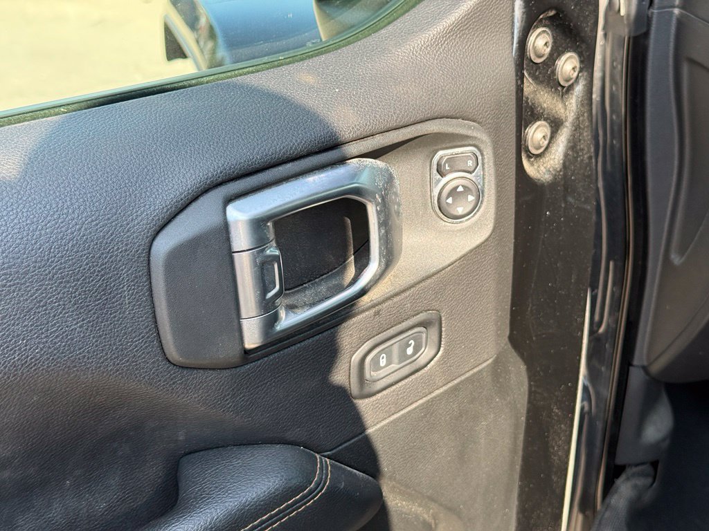 Used 2022 Jeep Wrangler Unlimited Sahara AWD/4WD image 11