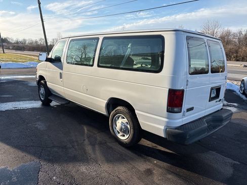 Used 2011 Ford E-150 and Econoline 150 Wagon w/ PWR Windows & Locks Group image 5