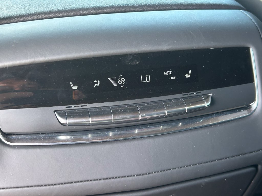 Used 2025 Cadillac Escalade Sport Platinum AWD/4WD image 25