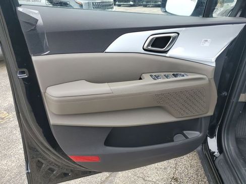 New 2026 Kia Carnival FWD image 19