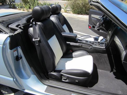 Used 2004 Ford Thunderbird RWD image 26