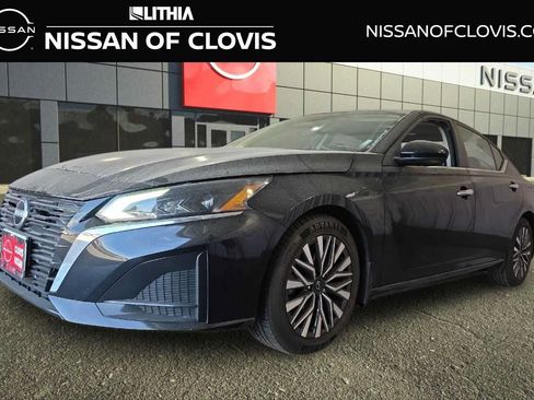Used 2024 Nissan Altima 2.5 SV w/ SV Premium Package FWD image 1