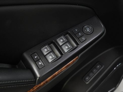 Used 2019 Chevrolet Suburban Premier AWD/4WD image 22