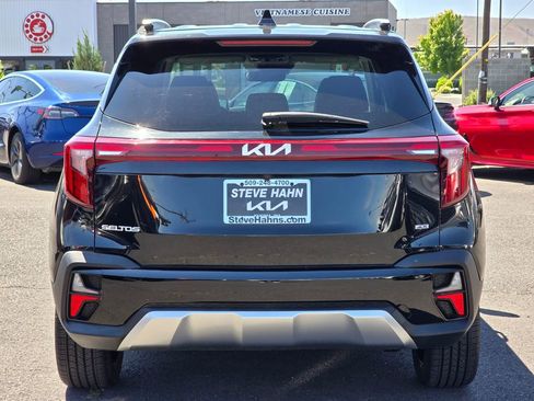 Used 2024 Kia Seltos SX w/ SX Sunroof Package AWD/4WD image 4