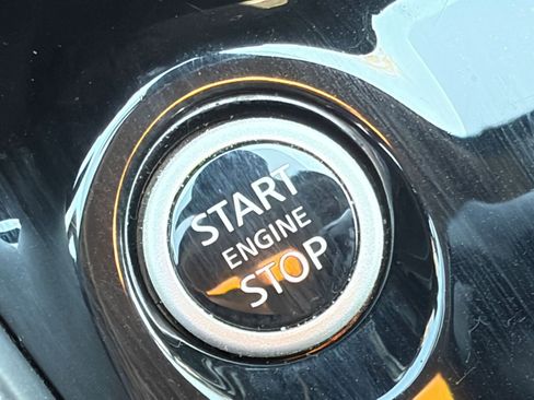 Used 2025 Nissan Versa SV image 18