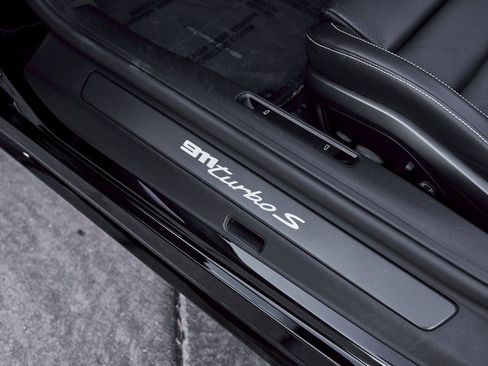 Used 2022 Porsche 911 Turbo S image 33