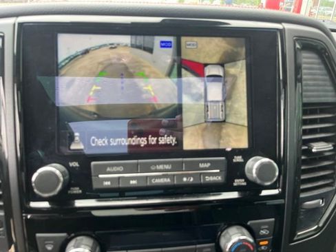Used 2023 Nissan Titan PRO-4X w/ Pro-4x Convenience Package AWD/4WD image 14