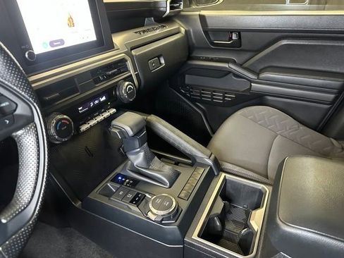 Used 2024 Toyota Tacoma SR5 AWD/4WD image 30