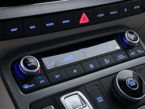 Used 2025 Hyundai Palisade Limited image 21