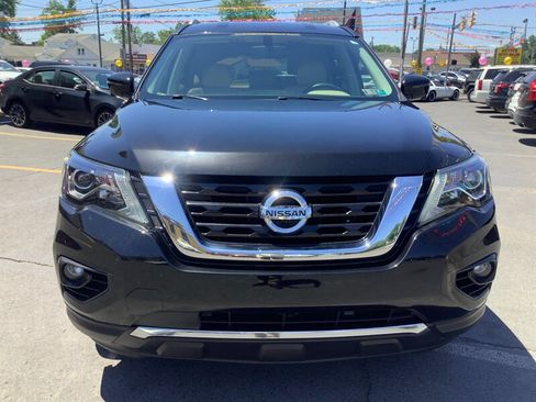 Used 2019 Nissan Pathfinder SL AWD/4WD image 2
