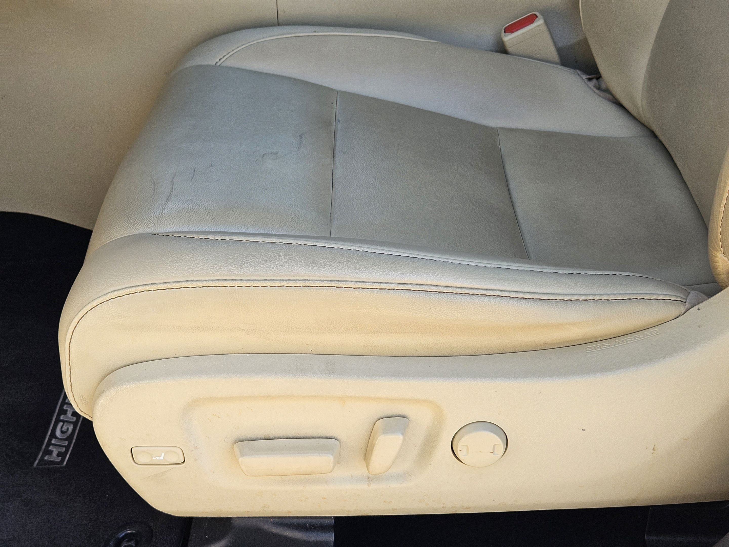 Used 2019 Toyota Highlander XLE FWD image 15