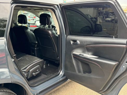 Used 2018 Dodge Journey GT FWD image 18