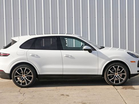 Used 2022 Porsche Cayenne S Platinum w/ Premium Package Plus image 54